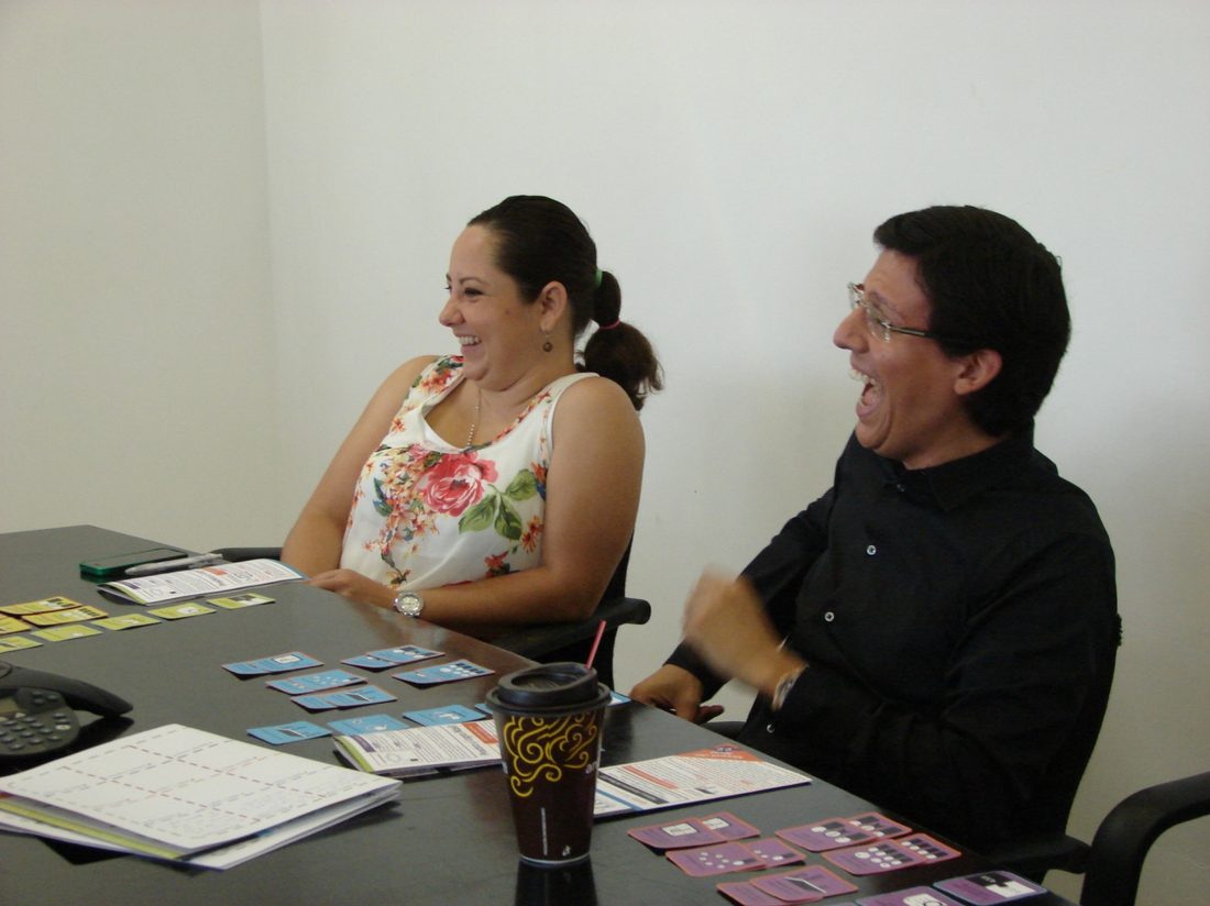 Colaboradores de Gamesa PepsiCo riendo durante sesión Habraz