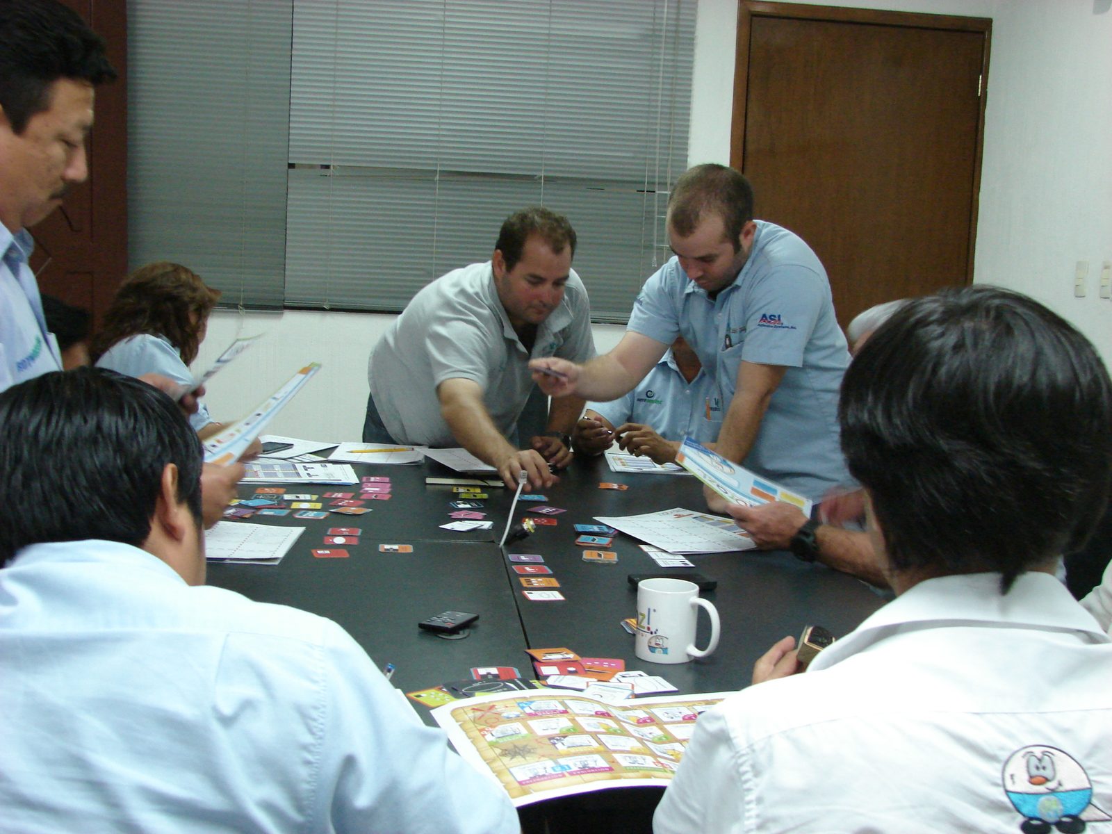 Equipo Vitrofibras VFS trabajando en sesión grupal Habraz